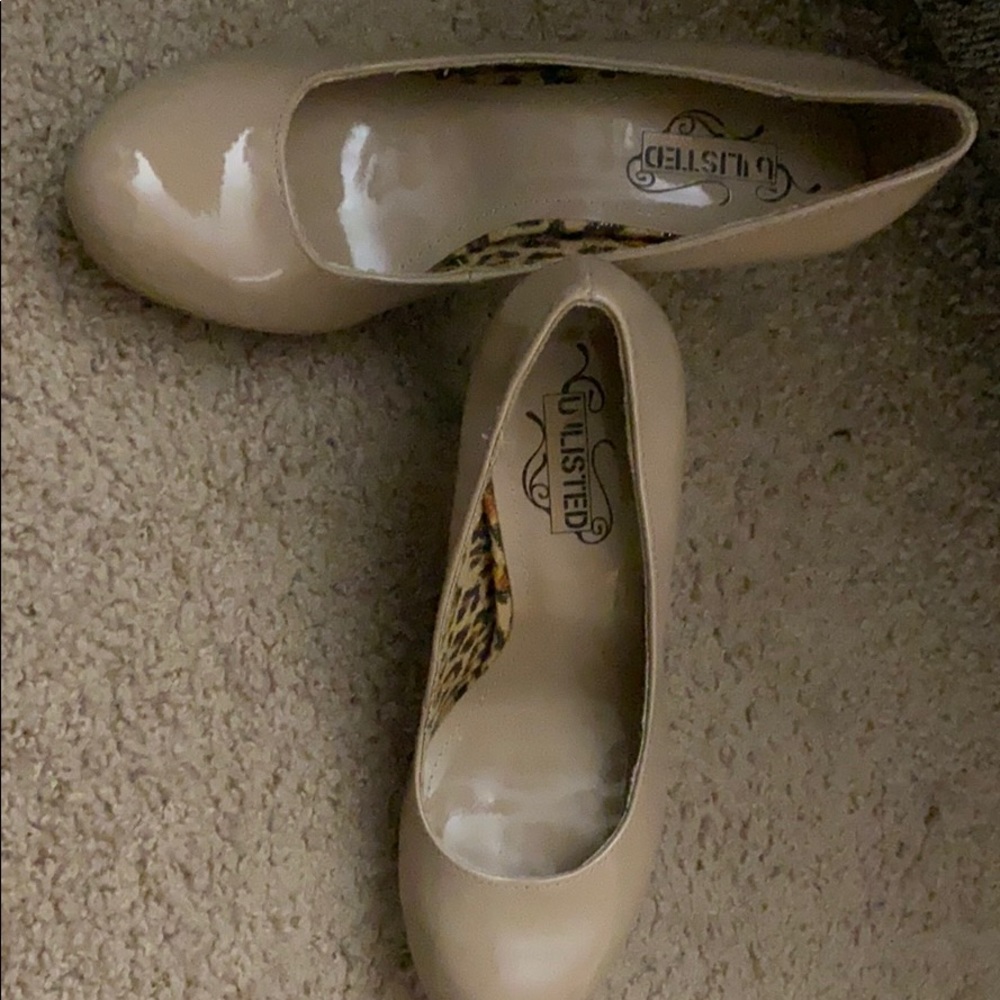 Kenneth Cole Unlisted tan heels size 6.5
